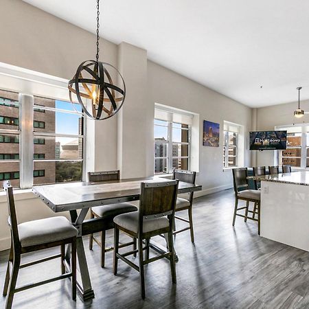 2 Bedroom Elegant Condos In Downtown Новий Орлеан Екстер'єр фото