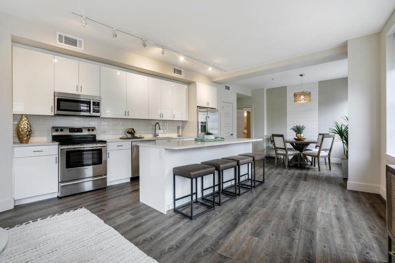 2 Bedroom Elegant Condos In Downtown Новий Орлеан Екстер'єр фото