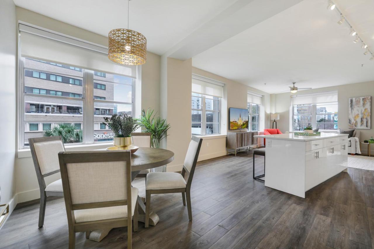 2 Bedroom Elegant Condos In Downtown Новий Орлеан Екстер'єр фото