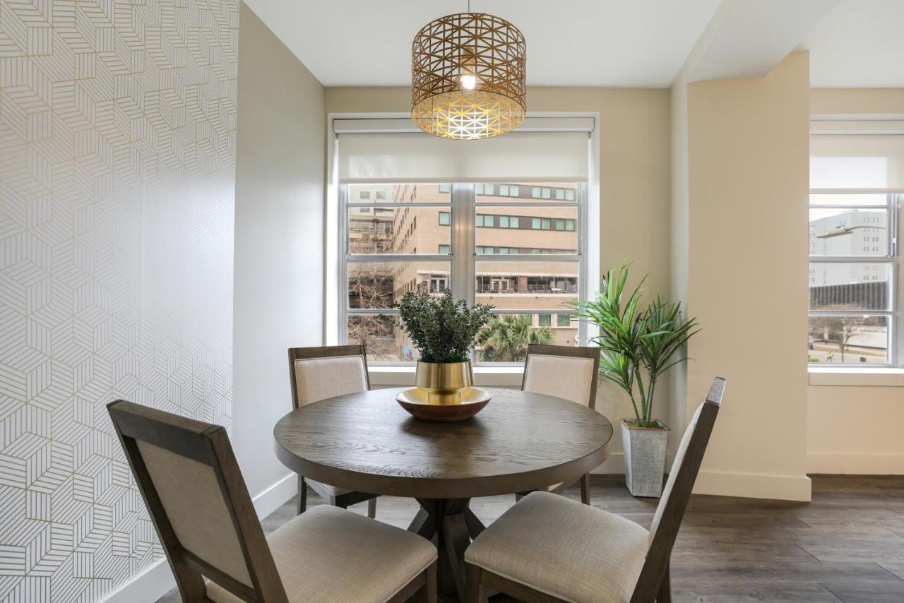 2 Bedroom Elegant Condos In Downtown Новий Орлеан Екстер'єр фото